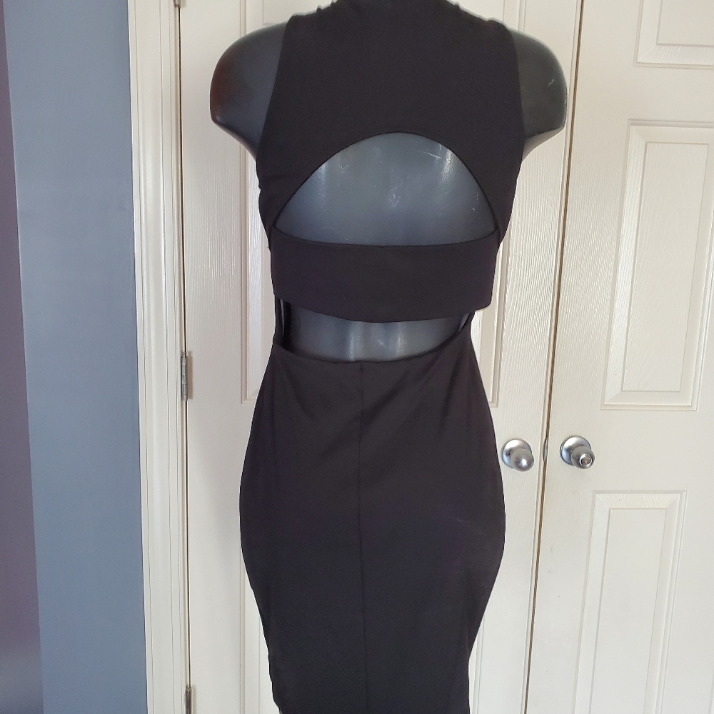 Dress - Picture 5 of 5
